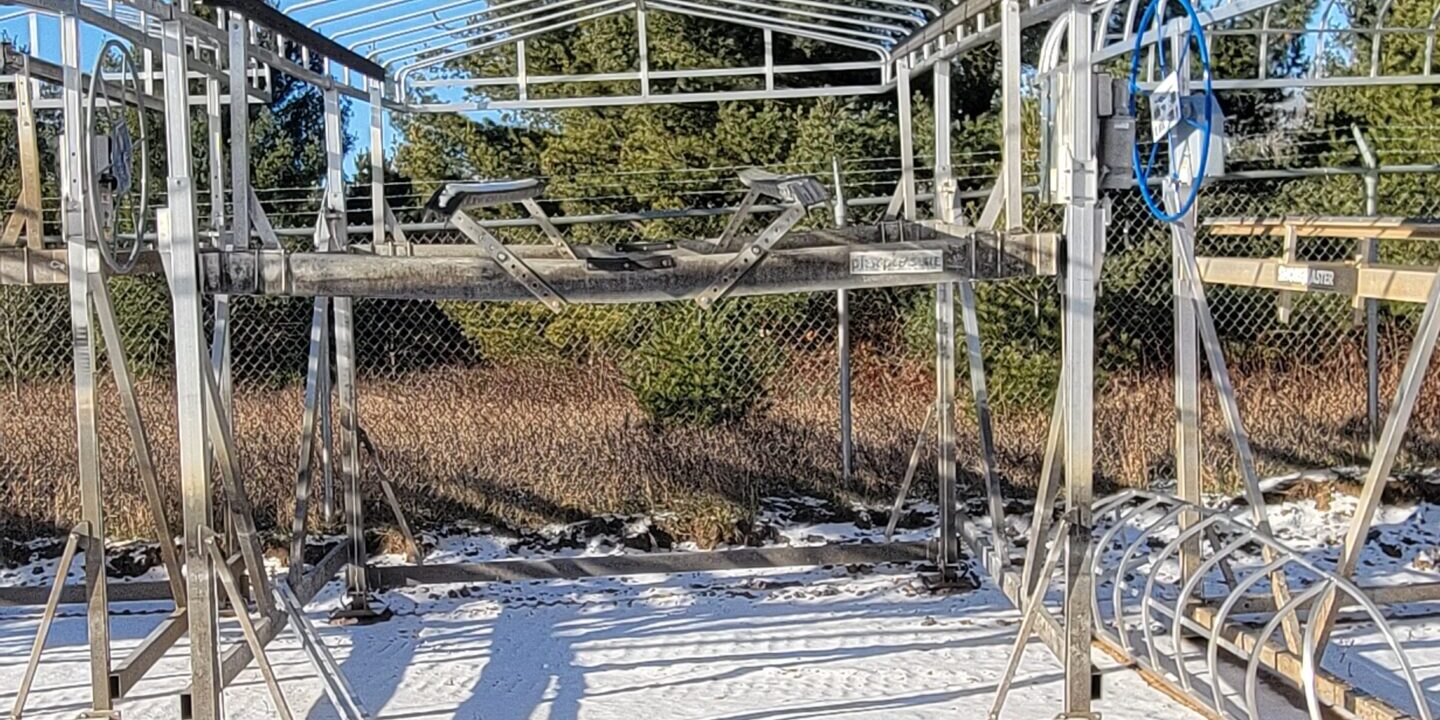 Lift 25 10,495 Round Lake Marina Hayward Wisconsin Boat